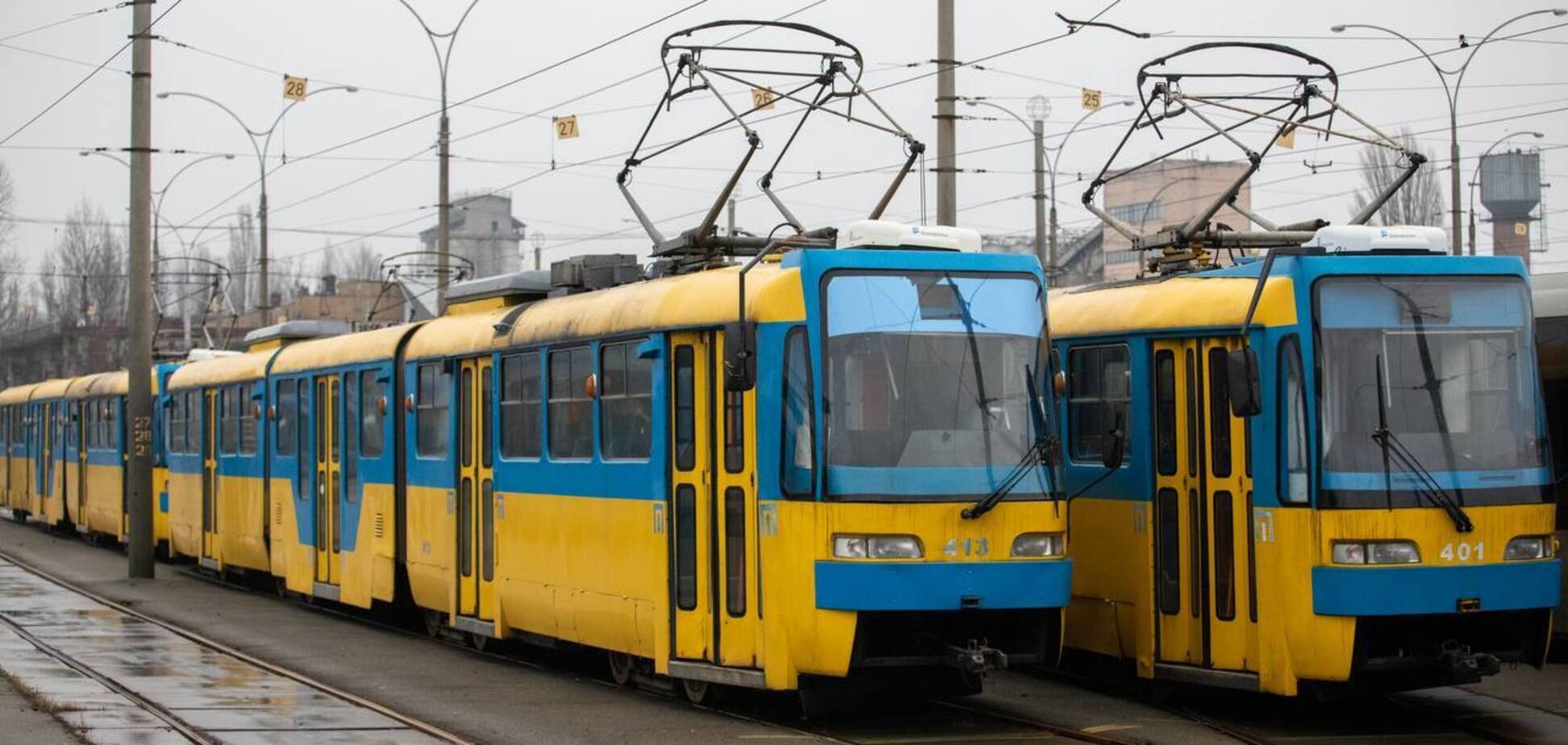 В Киеве из-за российского обстрела изменено движение поездов метро и наземного транспорта: все подробности
