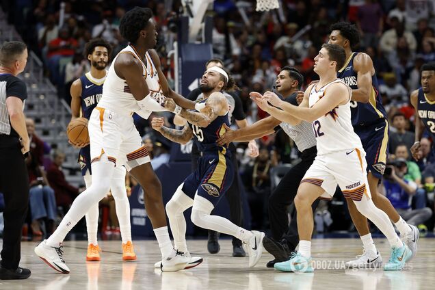 У США 183-см баскетболіст влаштував бійку з 216-см гігантом. Відео