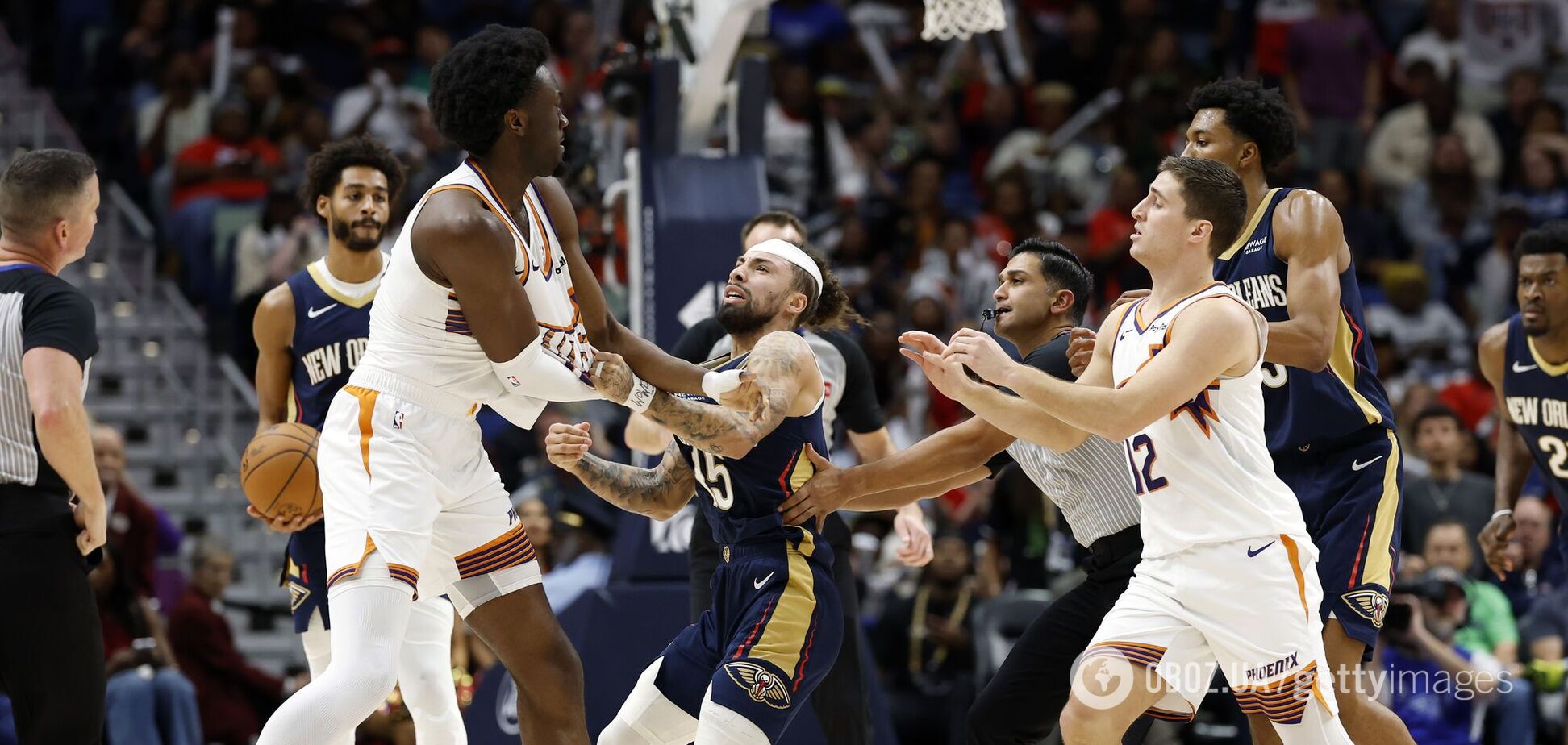 У США 183-см баскетболіст влаштував бійку з 216-см гігантом. Відео