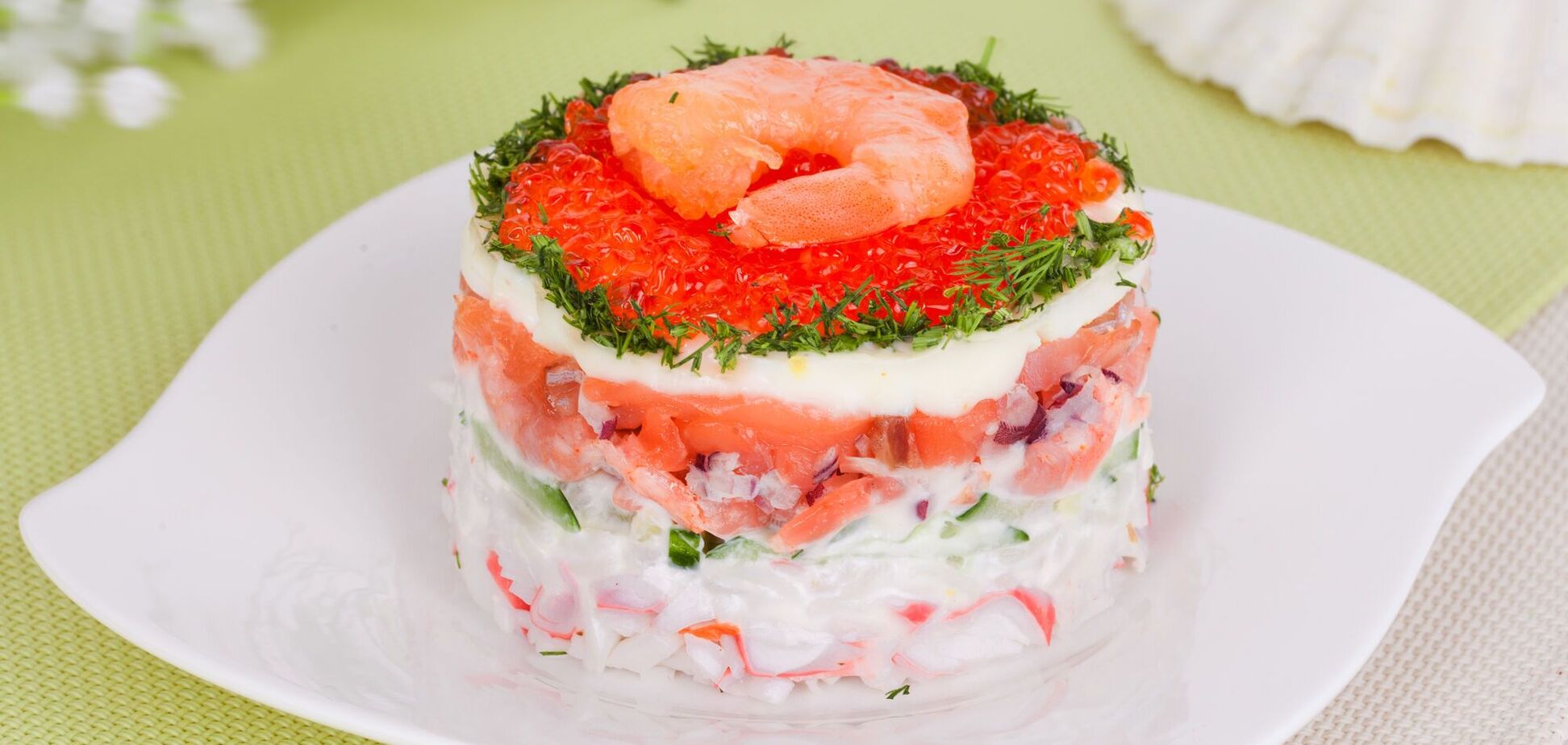 Салат 'Шуба' по-королевски: что добавить в блюдо вместо привычной сельди