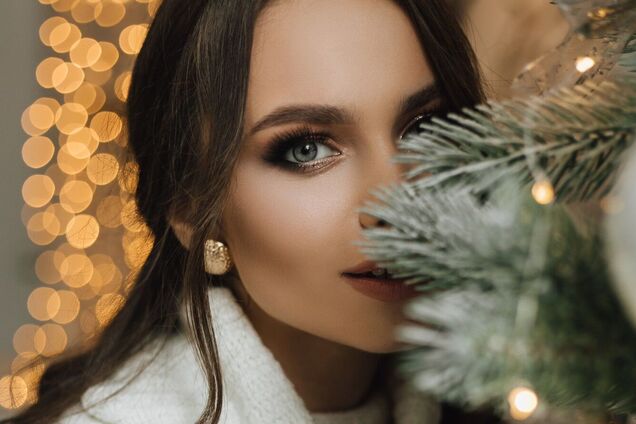 Будете в центрі уваги: як зробити на Новий рік трендовий макіяж 'під омелою'