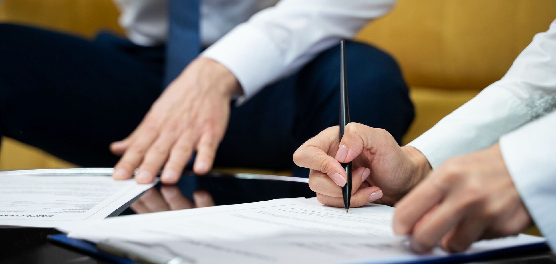 Оформление доверенности. Иллюстрация