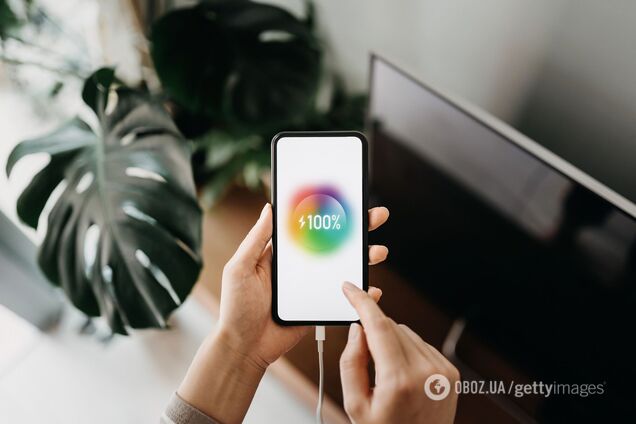 Які налаштування на Android непомітно зʼїдають батарею: як вимкнути