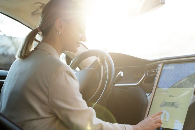 Иллюстрация - водитель, автомобиль