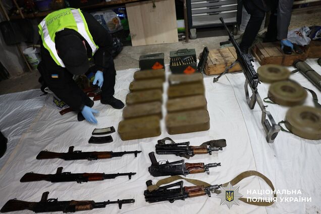 'Схема' более чем на 800 тыс.: Нацполиция ликвидировала масштабный канал нелегального сбыта оружия в Украине. Фото и видео