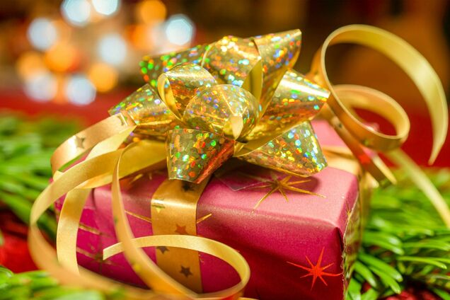 Які подарунки можуть образити: що не можна дарувати на Новий рік
