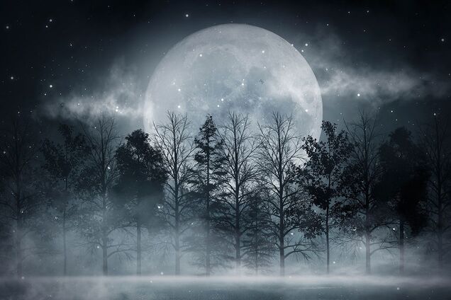 Над Україною у ніч на 5 грудня зійде остання цього року суперповня: що потрібно знати