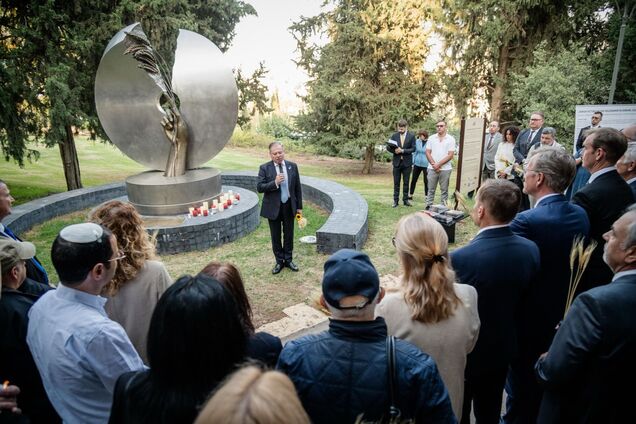 В Израиле появился первый памятник жертвам Голодомора в Украине. Фото