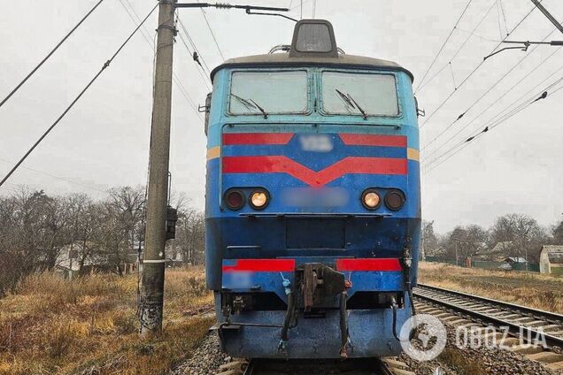 Під Києвом потяг збив на смерть чоловіка. Подробиці трагедії та фото
