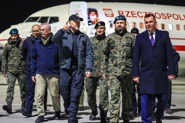 'Поступает 95% помощи': Навроцкий заявил, что оборона Украины до сих пор возможна благодаря Польше