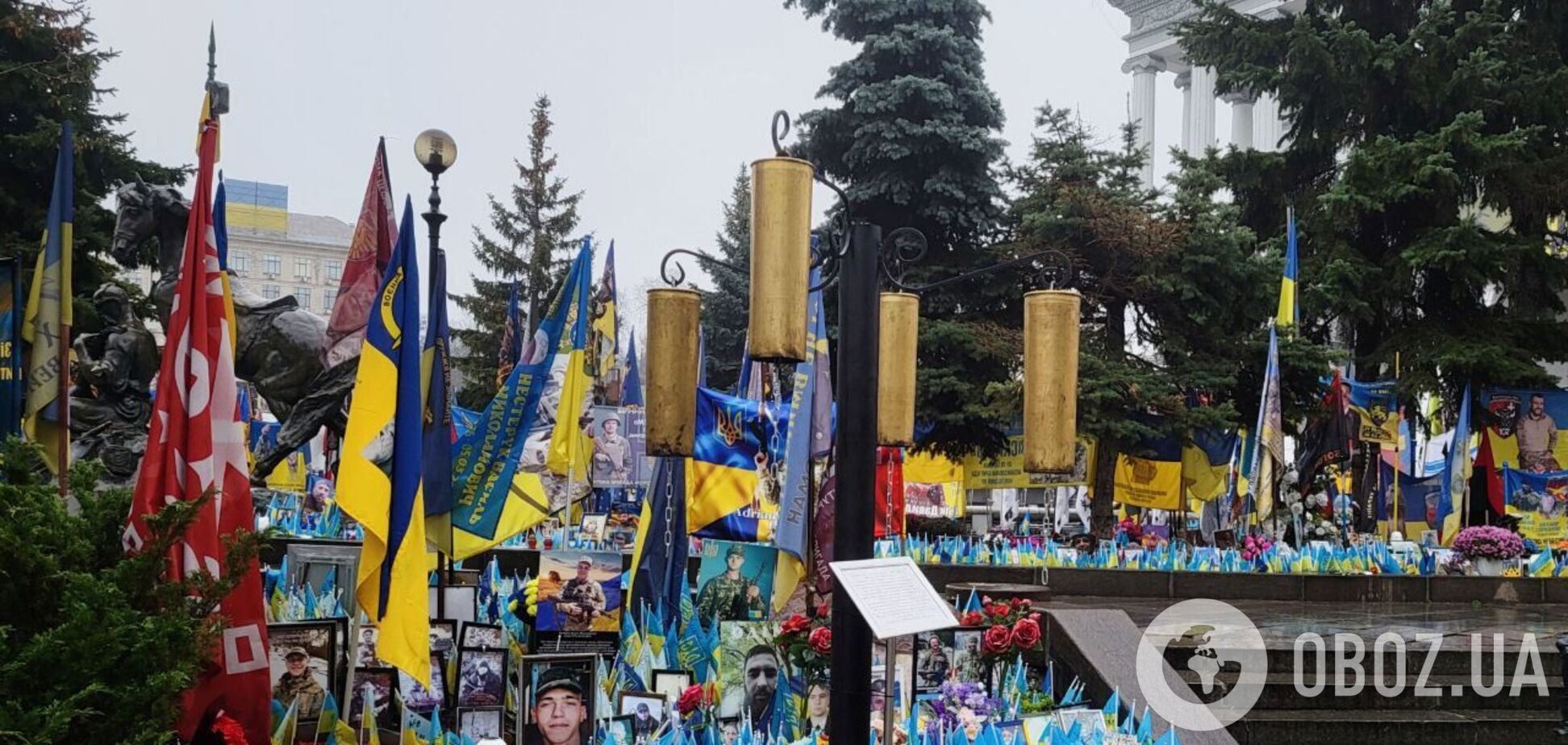 Символізує незламний дух українського народу: у Києві на Майдані з’явилась інсталяція 'Квітка пам'яті'. Фото та відео