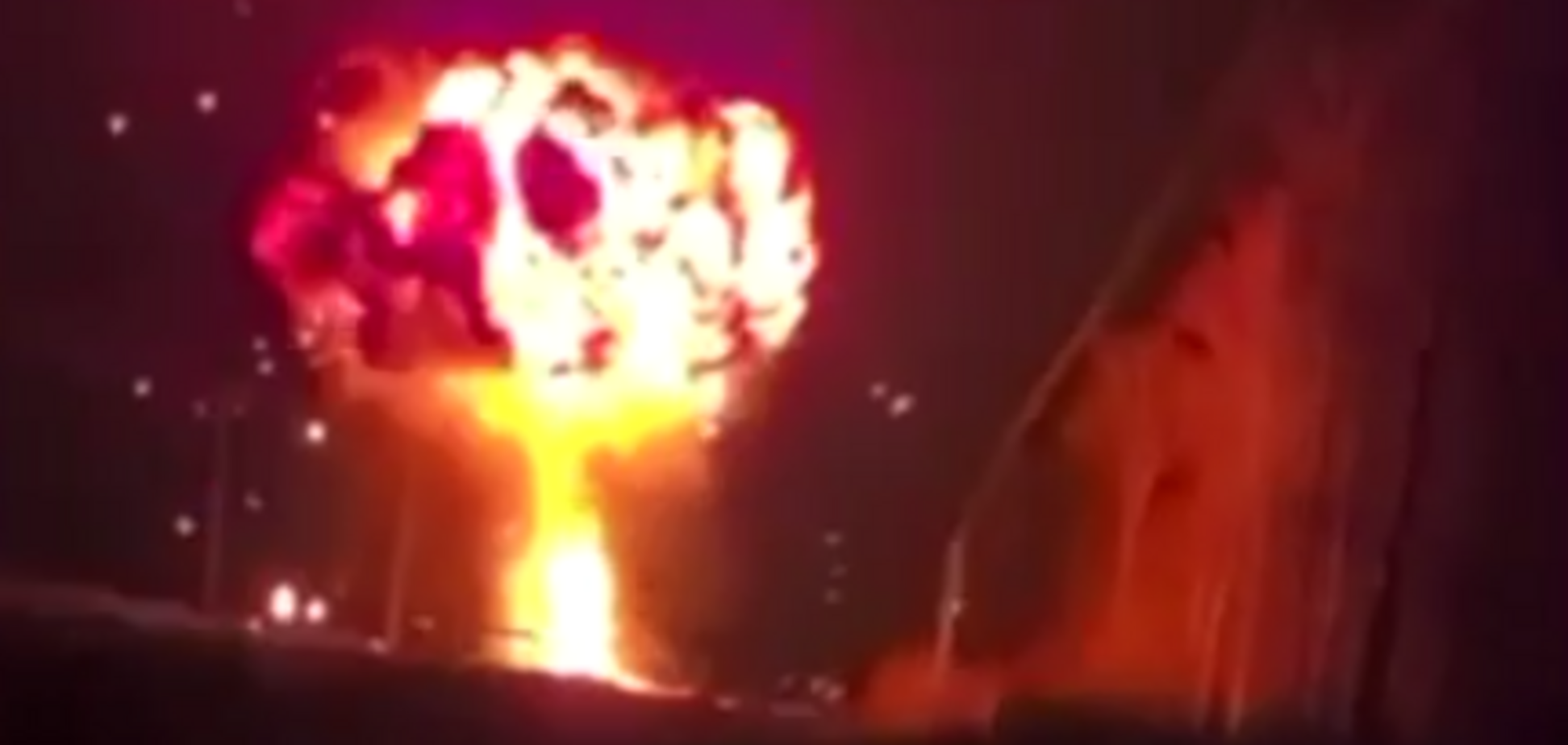 Столб огня был виден издалека: в России снова взорвали нефтепровод 'Дружба'. Видео