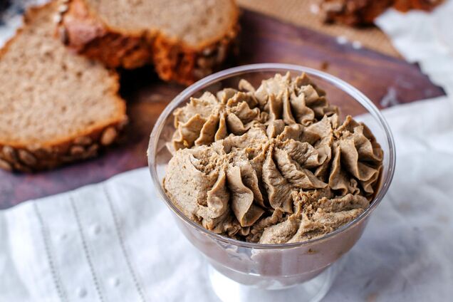 Замість різноманітних магазинних намазок: ділимось рецептом домашнього грибного паштету