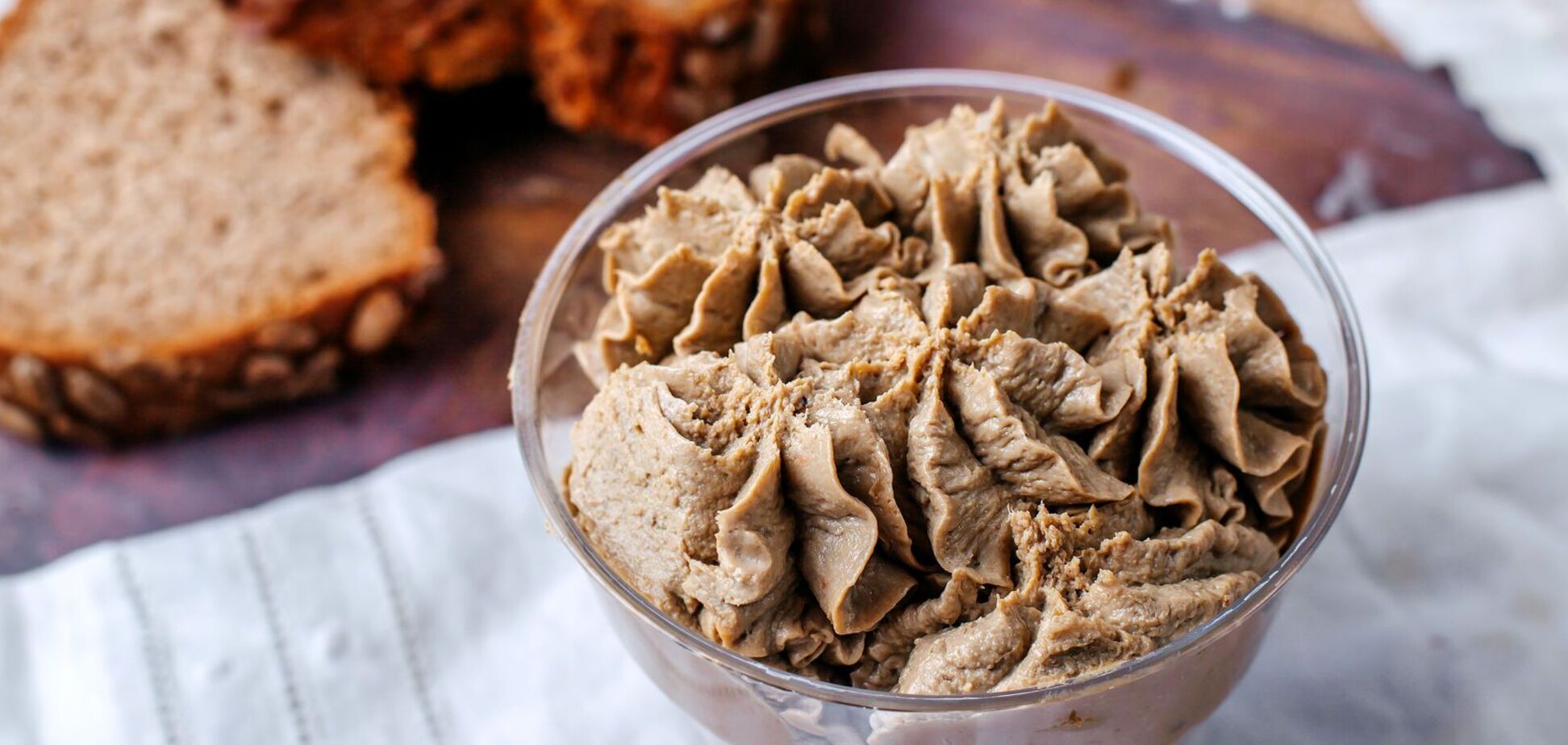 Замість різноманітних магазинних намазок: ділимось рецептом домашнього грибного паштету