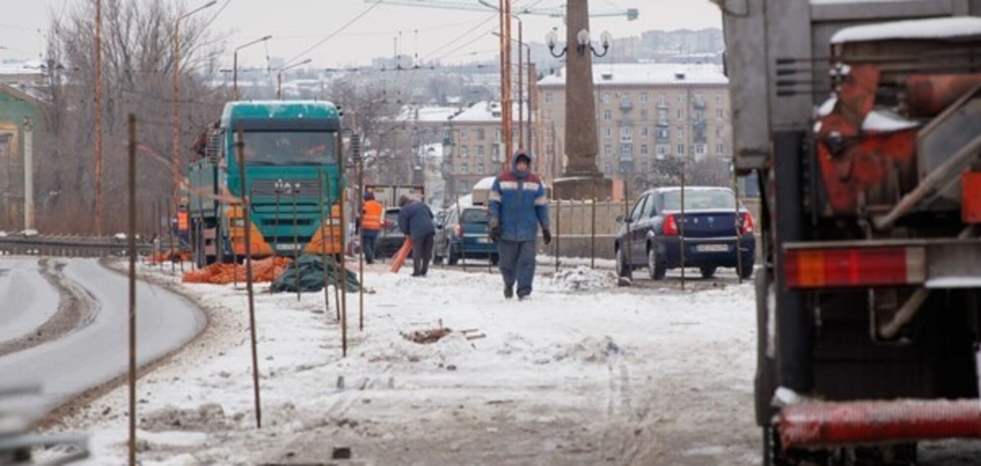 В Днепре завершили первый этап капитального ремонта трамвайной линии на Старом мосту