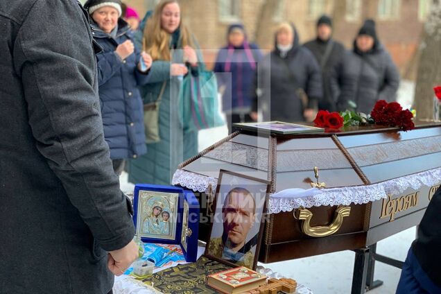 'Мав золоті руки': у Кривому Розі попрощалися із захисником, який загинув на Донеччині. Фото