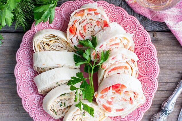 Смачний закусочний рулет з тунцем: знадобиться лаваш