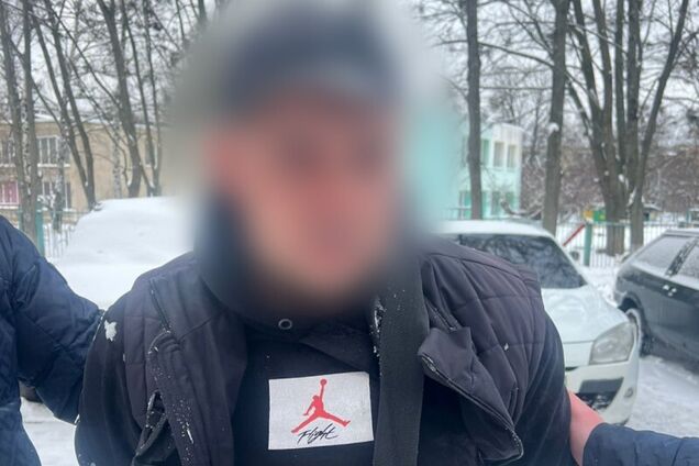 У Харкові чоловік вистрелив у бік працівника ТЦК під час перевірки документів і втік: зловмисника затримали