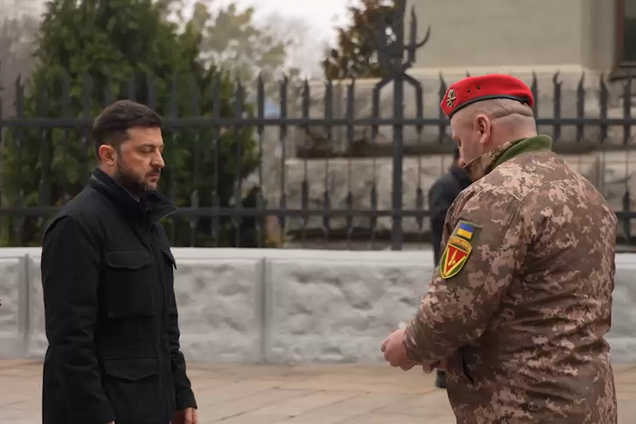 'Довели свою фаховість і героїзм': Зеленський у День ракетних військ і артилерії вручив нагороди українським воїнам. Відео