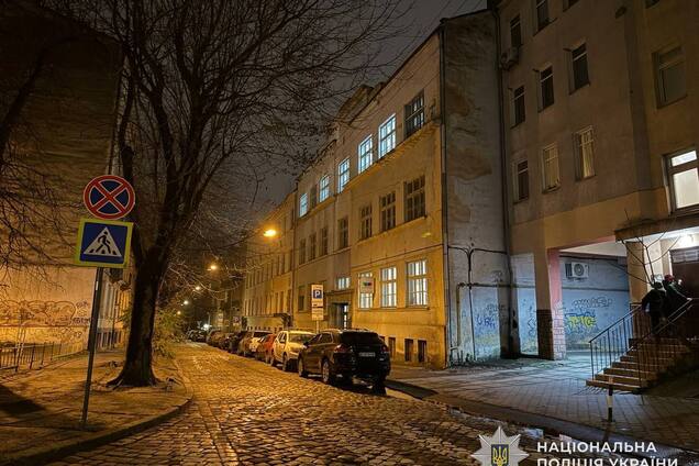 Во Львове мужчина смертельно ранил работника ТЦК во время проверки документов: пострадавший ветеран АТО умер в больнице