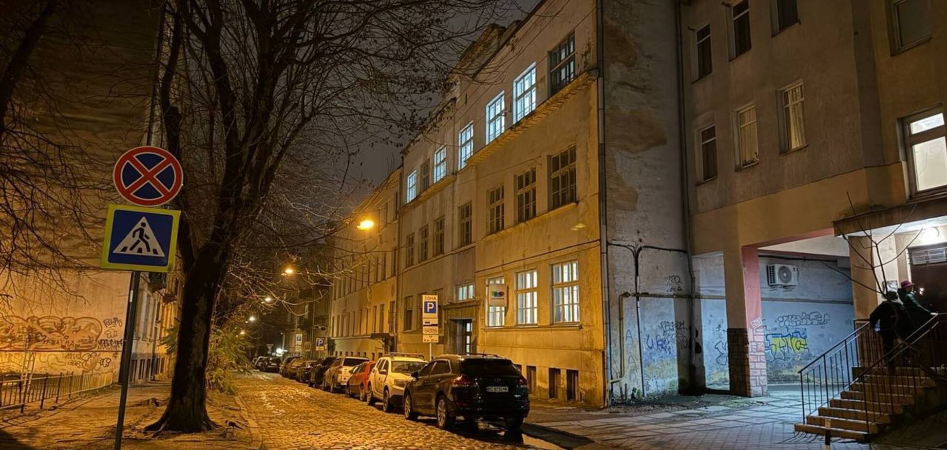 Во Львове мужчина смертельно ранил работника ТЦК во время проверки документов: пострадавший ветеран АТО умер в больнице