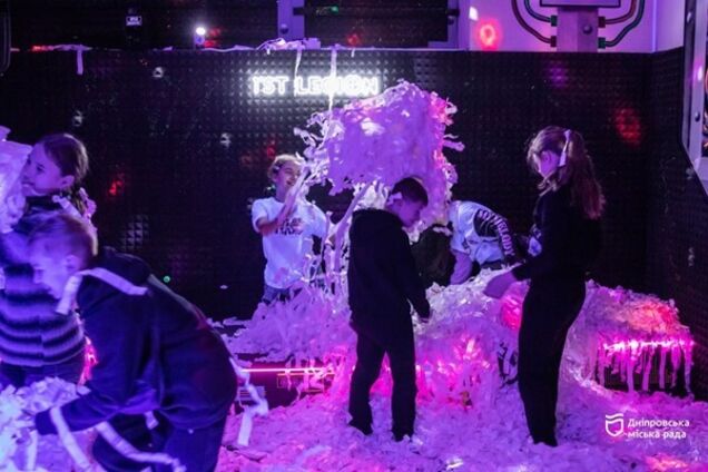 Тепло, подарки и забота: в Днепре с Днем святого Николая поздравили сирот и детей, лишенных родительской опеки