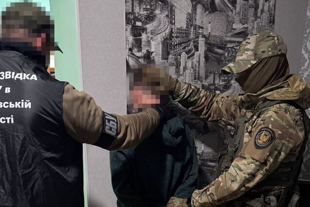 СБУ затримала агента ФСБ, який намагався підірвати авто з українськими воїнами у Миколаєві. Фото