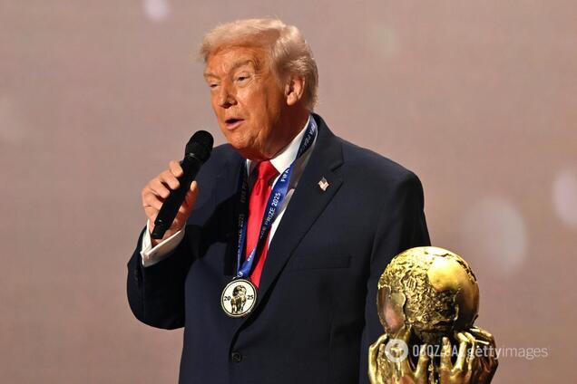 Трамп отримав першу в історії премію миру від FIFA: що це за приз. Фото та відео