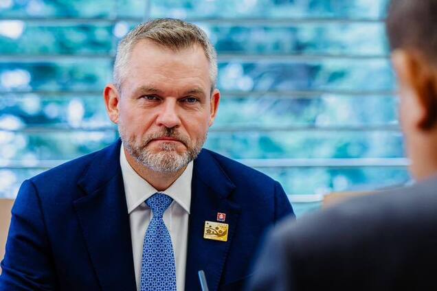 'Продолжает конфликт': президент Словакии выступил против финансирования оружия для Украины