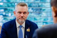 'Продолжает конфликт': президент Словакии выступил против финансирования оружия для Украины