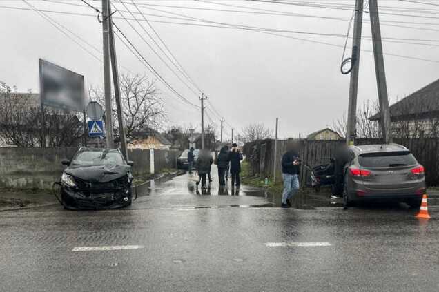 Під Києвом внаслідок зіткнення легковиків є загиблий, постраждало двоє дітей. Подробиці ДТП та фото