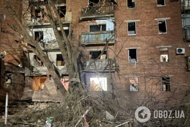 Враг атаковал Славянск: есть раненые, повреждены многоэтажки. Фото