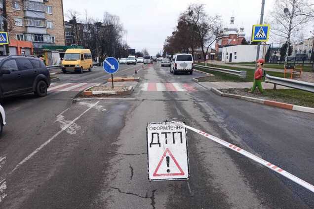 На Киевщине легковушка на переходе сбила насмерть женщину. Подробности ДТП и фото