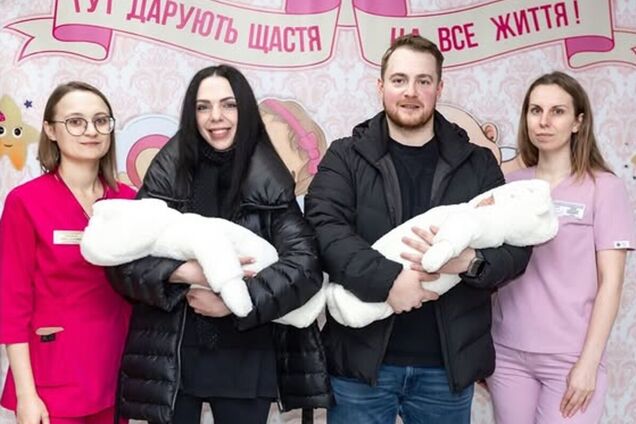 Двоюродных внуков Софии Ротару выписали из роддома через 70 дней после рождения: врачи назвали причину и вблизи показали двойняшек