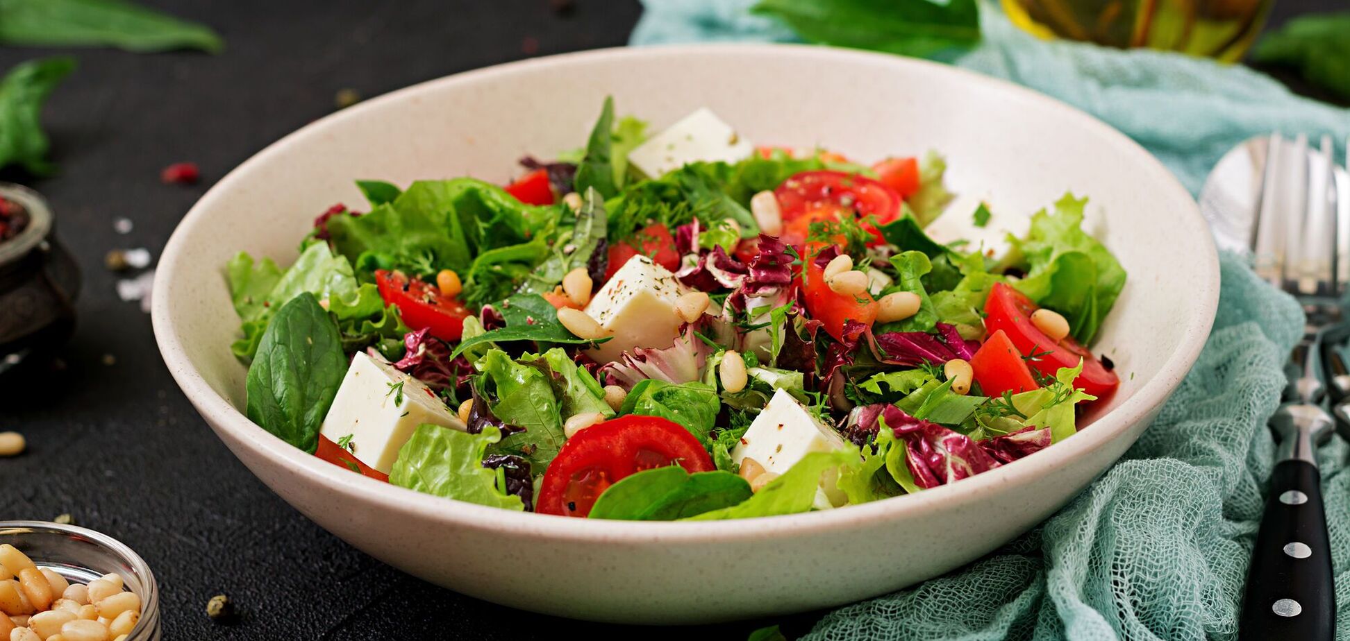 Зелень на тарелке: как салат влияет на здоровье и вес