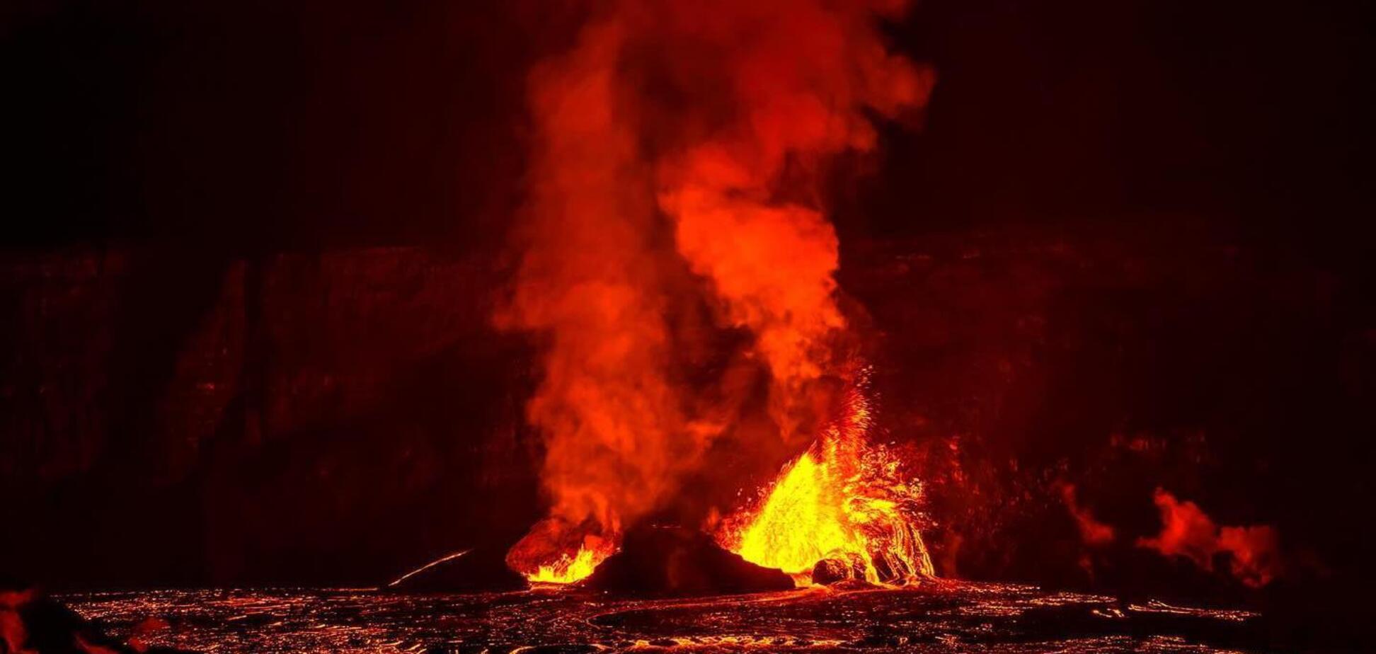 Фонтаны лавы достигают 30-36 метров в высоту: на Гавайях активизировался вулкан Килауэа. Фото и видео
