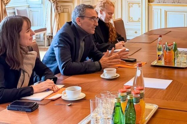 Порошенко у Франції обговорив консолідацію проукраїнської міжнародної коаліції: з ким були зустрічі