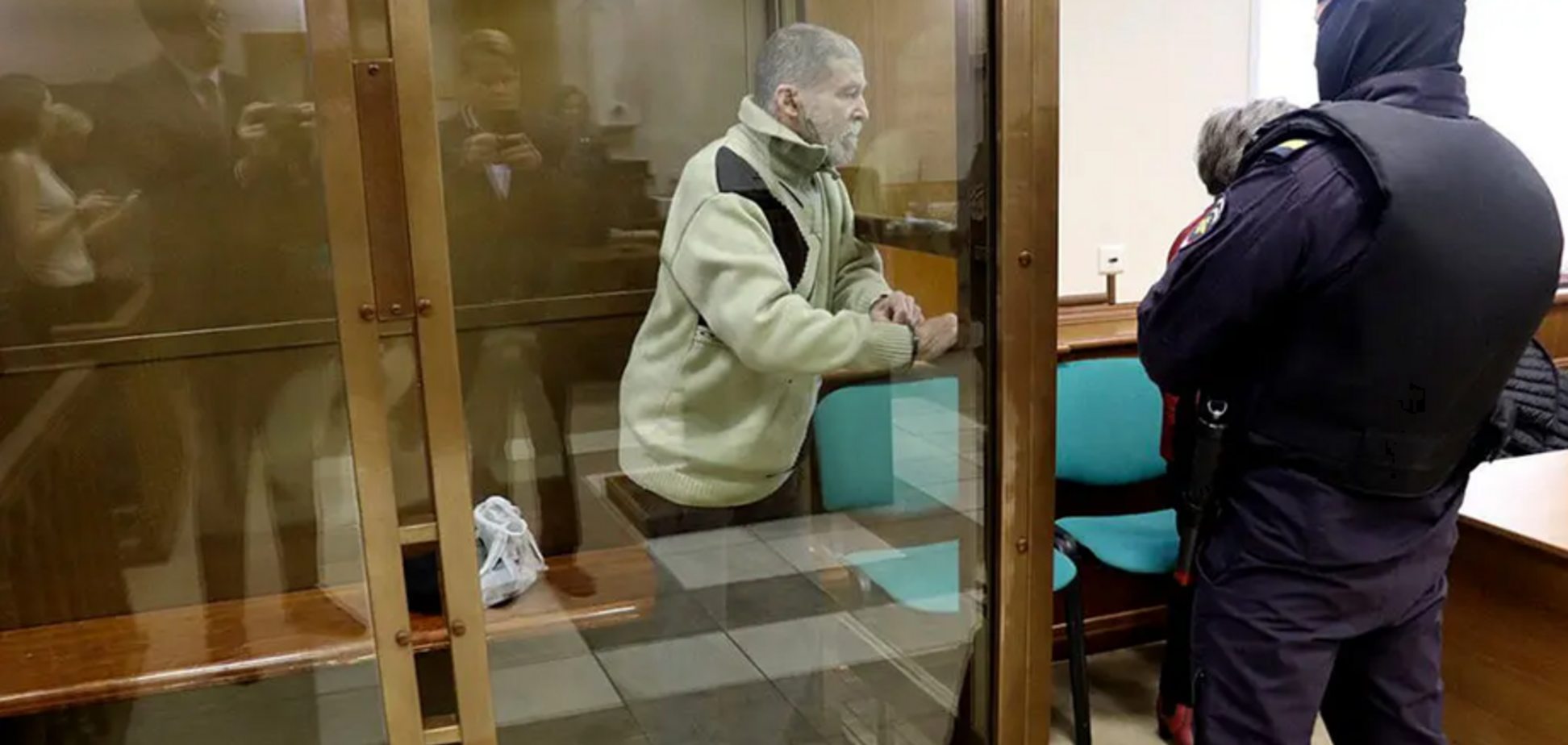 Били і нацьковували собак: окупанти жорстоко катували 73-річного громадянина США, який потрапив у полон у 2022 році