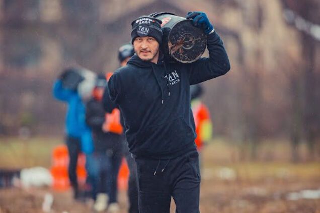 'Мы были не военными, а обычными людьми': мобилизованный слесарь – о востоке, ранении и потере руки