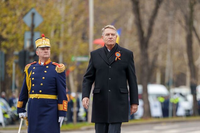 Президент Румынии уходит в отставку: что известно