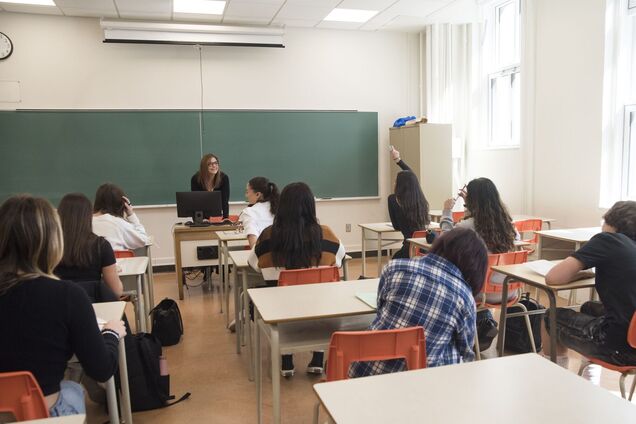 Кабмин ответил на петицию о сохранении сети школ в Украине