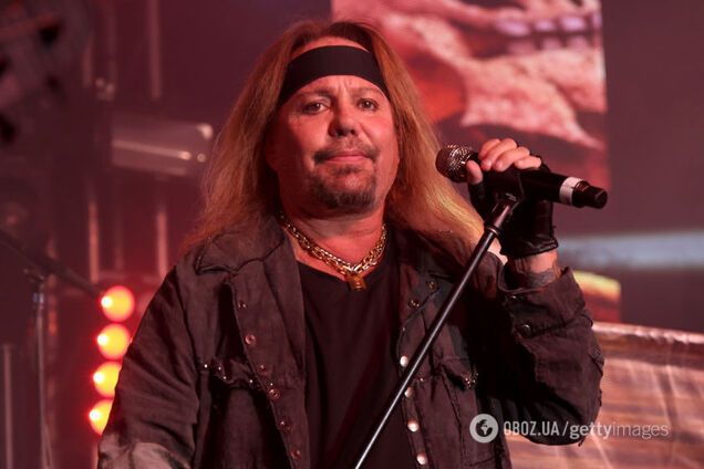 Частный самолет солиста Mötley Crüe столкнулся с другим джетом: подробности авиакатастрофы, в которой погиб один человек