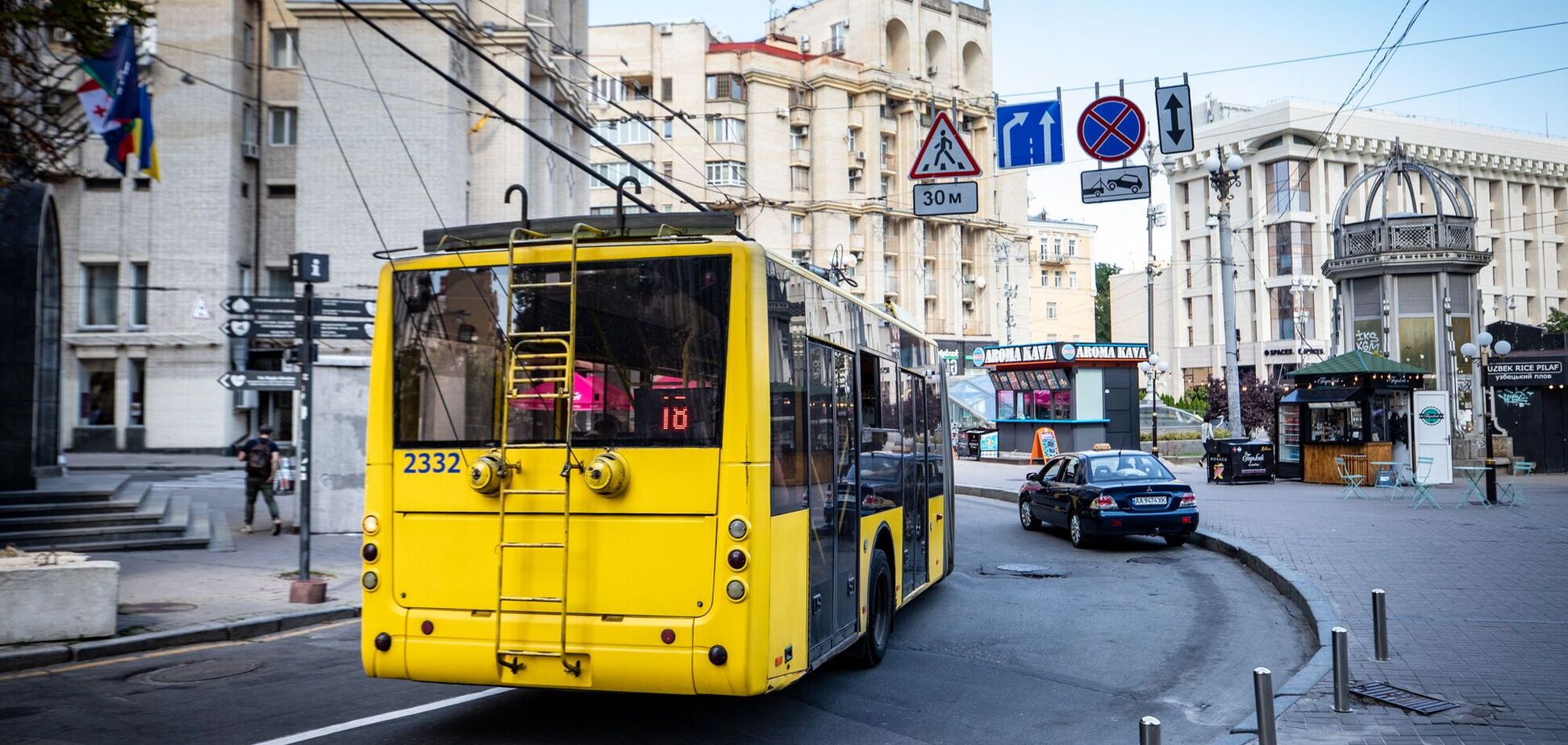 Лише сповіщення: в КМДА спростували фейк про зупинку наземного транспорту під час хвилини мовчання