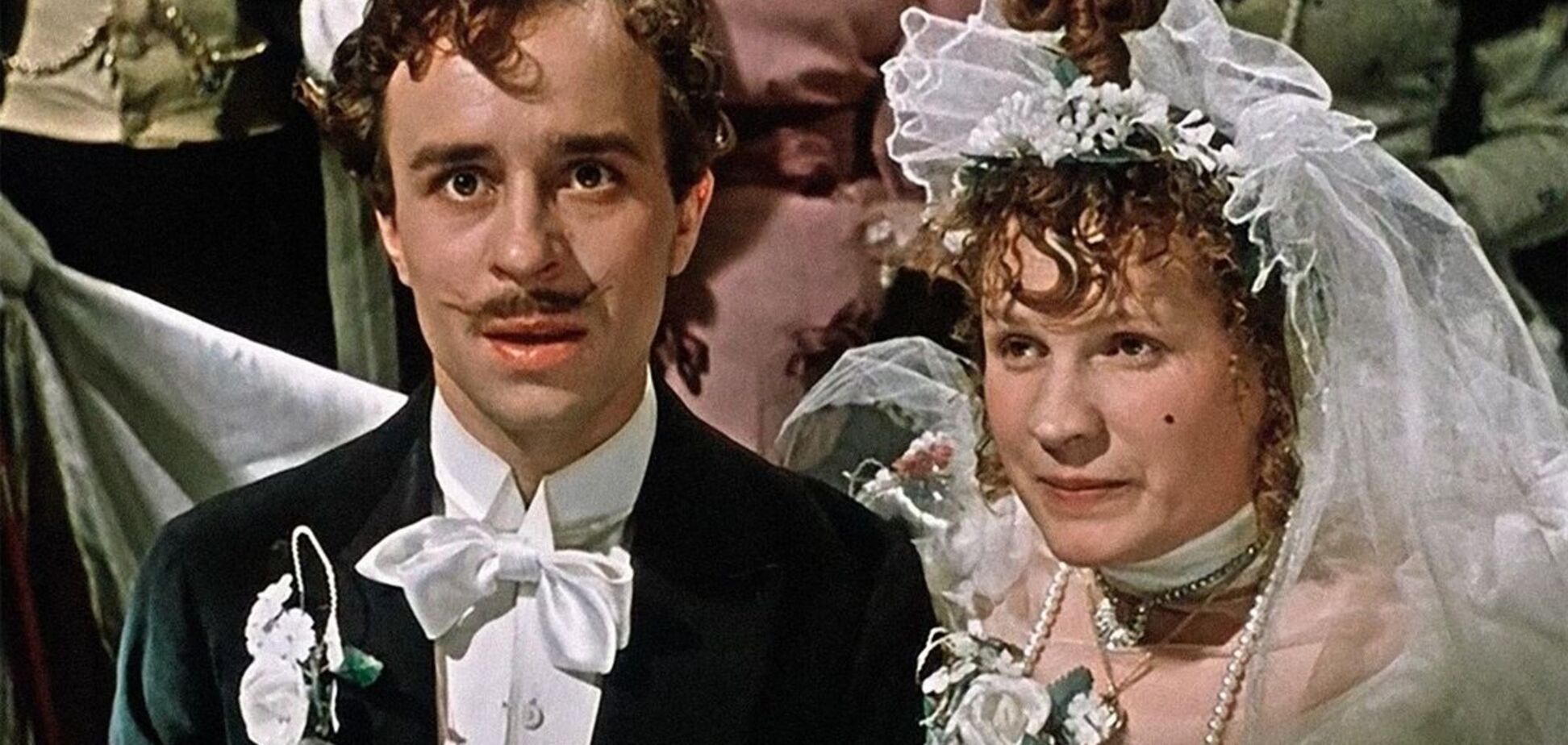 Народилася в Росії, а похована – в Україні: який вигляд має могила Проні з фільму 'За двома зайцями' і чому її не доглядає донька