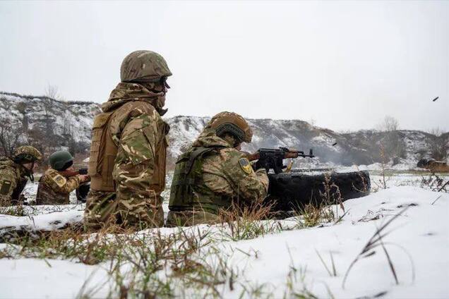 На фронте морозы, у бойцов обморожение: нужны химические грелки