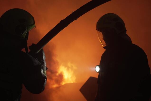 'Росіяни воюють проти людей і життя': Зеленський відреагував на ворожий удар по Миколаєву