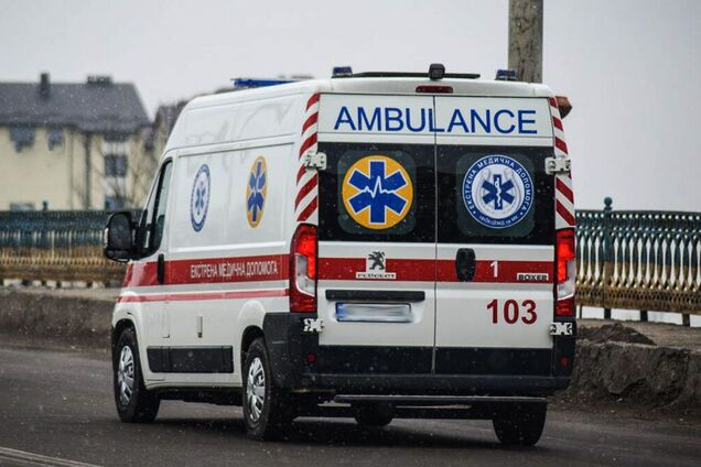 Ударил парня ножом в живот: полиция задержала юношу, который устроил поножовщину возле ТРЦ в Киеве