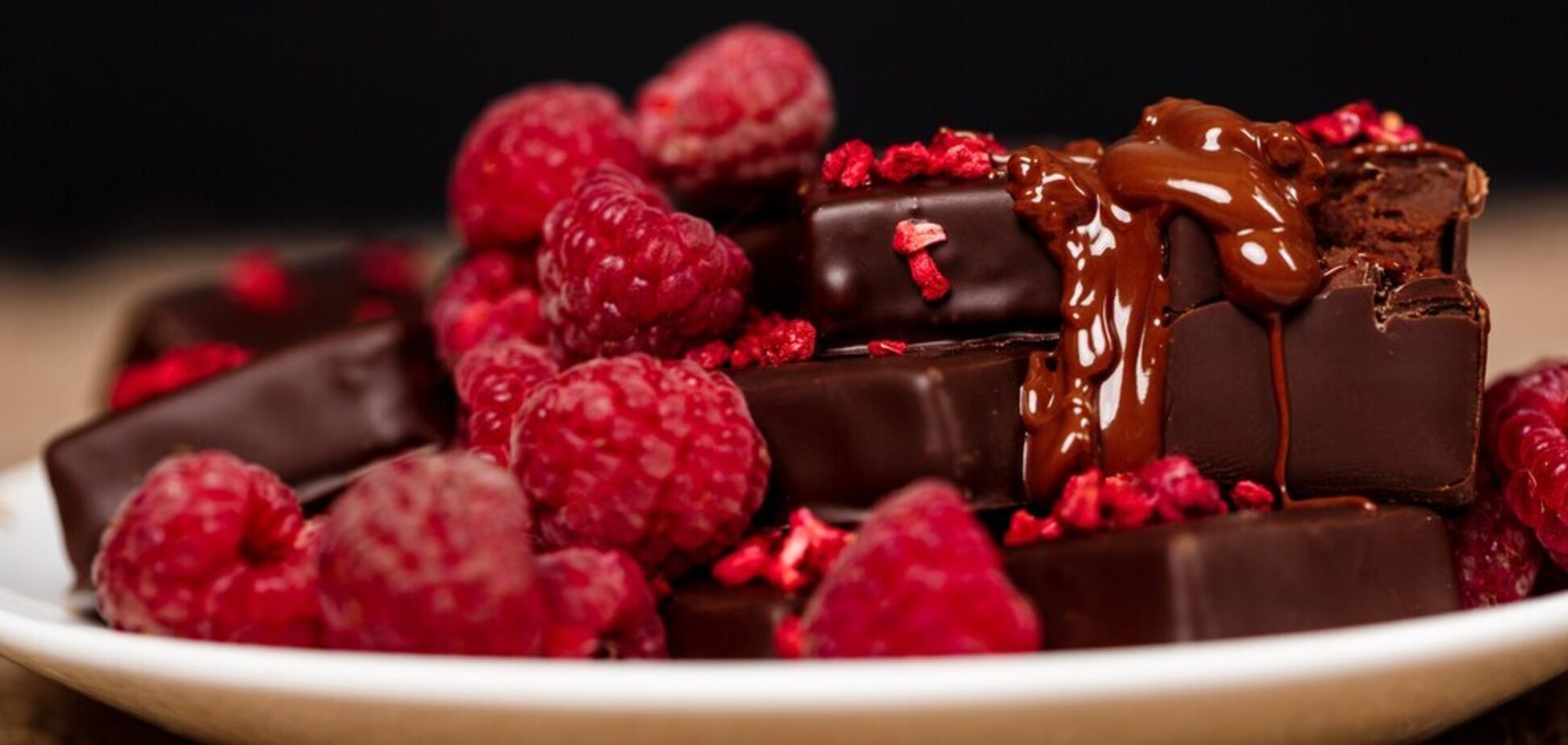 Корисні батончики із замороженою малиною для дітей: як приготувати смачний та безпечний десерт