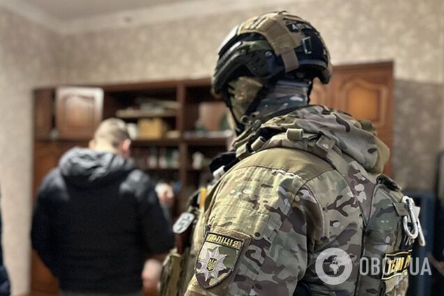 Збував трофейну зброю та боєприпаси: у Києві поліцейські викрили 'бізнесмена'. Подробиці та фото