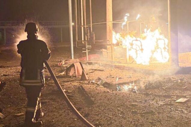 Оккупанты атаковали припортовую инфраструктуру на юге Одесщины, произошли пожары: пострадала женщина. Фото и видео